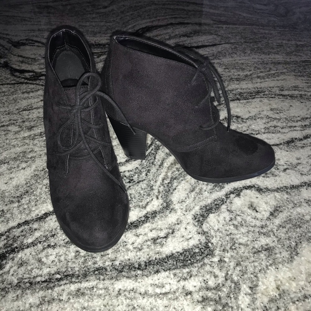 Y not Black Heeled Ankle Boots - Picture 5 of 9